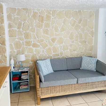 House Ilaria- Smeraldo אולביה